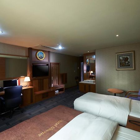Benikea Premier Hotel Siheung Экстерьер фото
