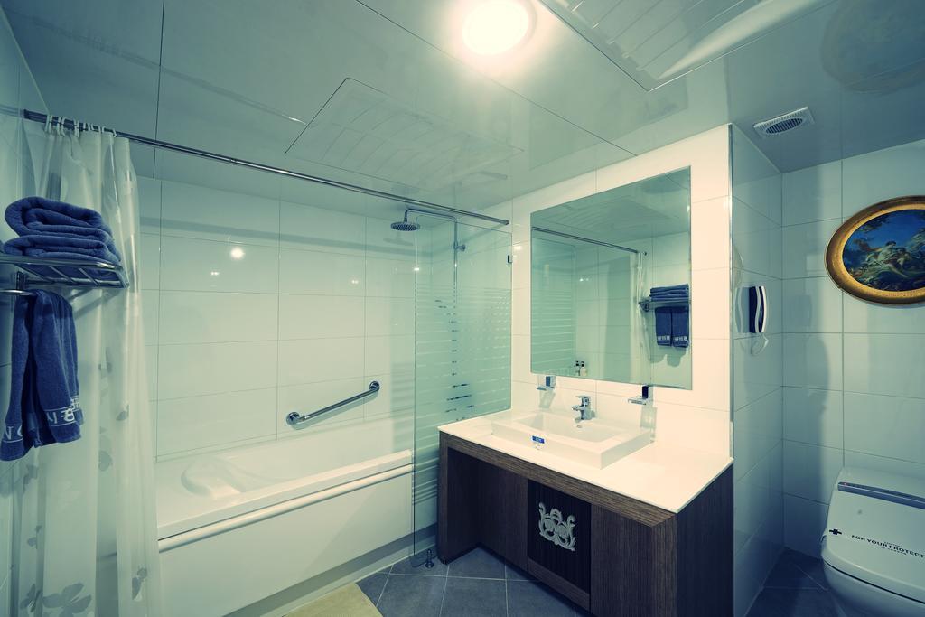 Benikea Premier Hotel Siheung Экстерьер фото