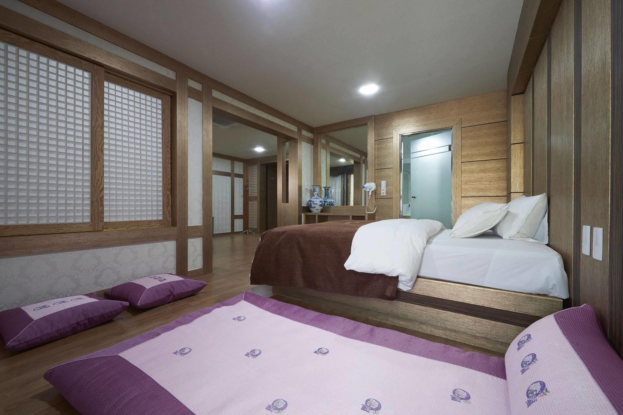 Benikea Premier Hotel Siheung Экстерьер фото